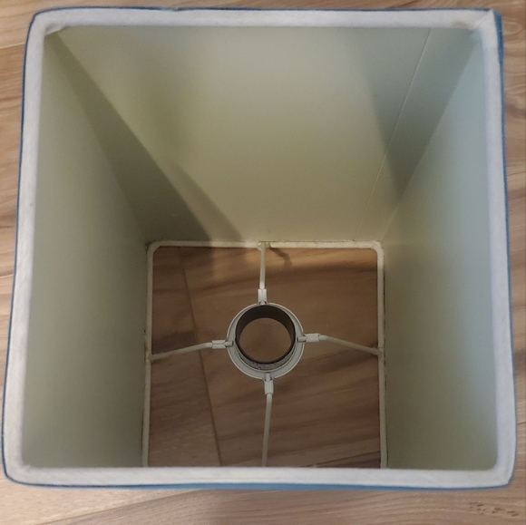 Teal lamp - Picture 2 of 3